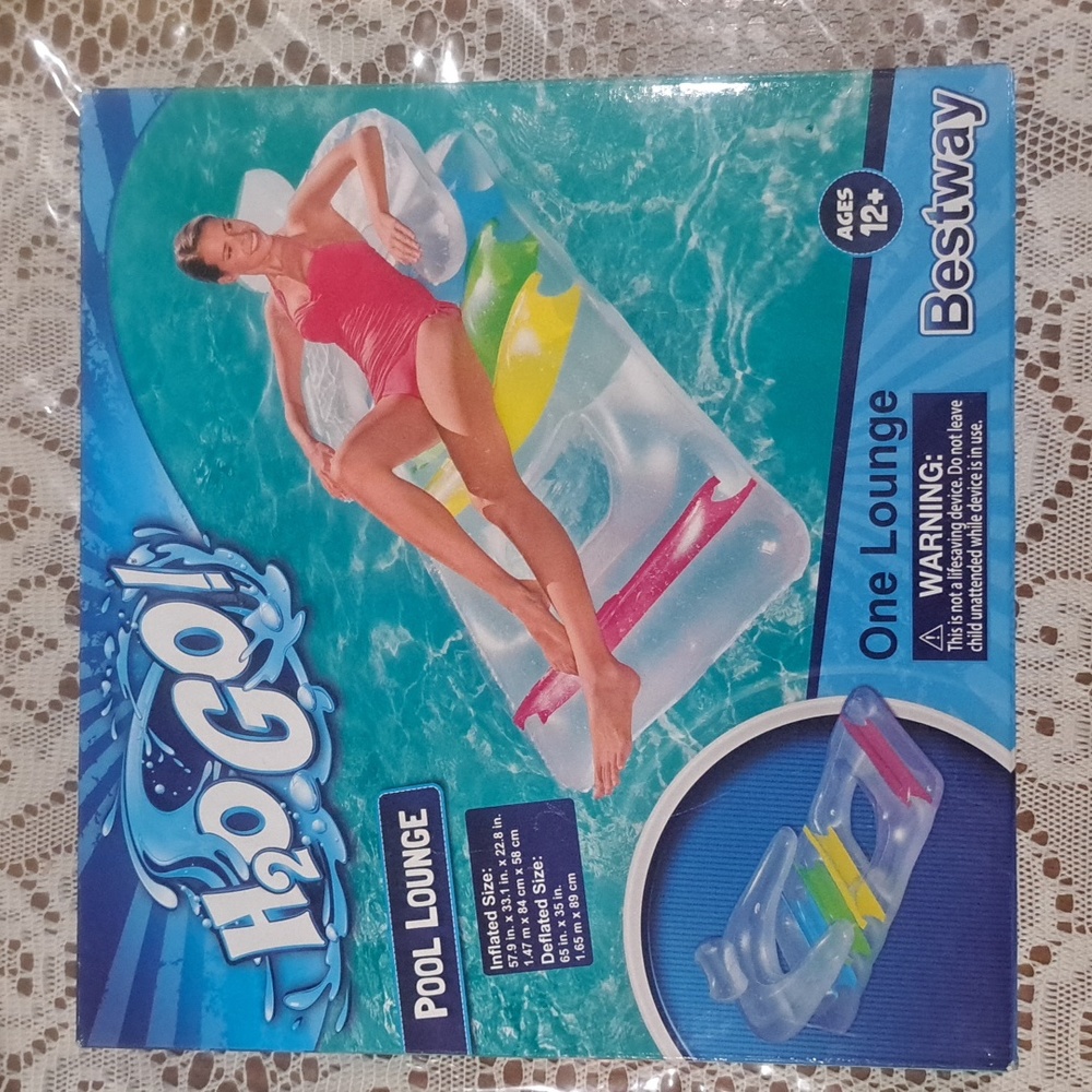H20 GO!  pool lounge